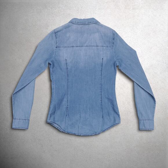 Chambray Button Up Shirt Womens XS Blue Medium Wash Pearl Snaps Fitted Western - Picture 1 of 11